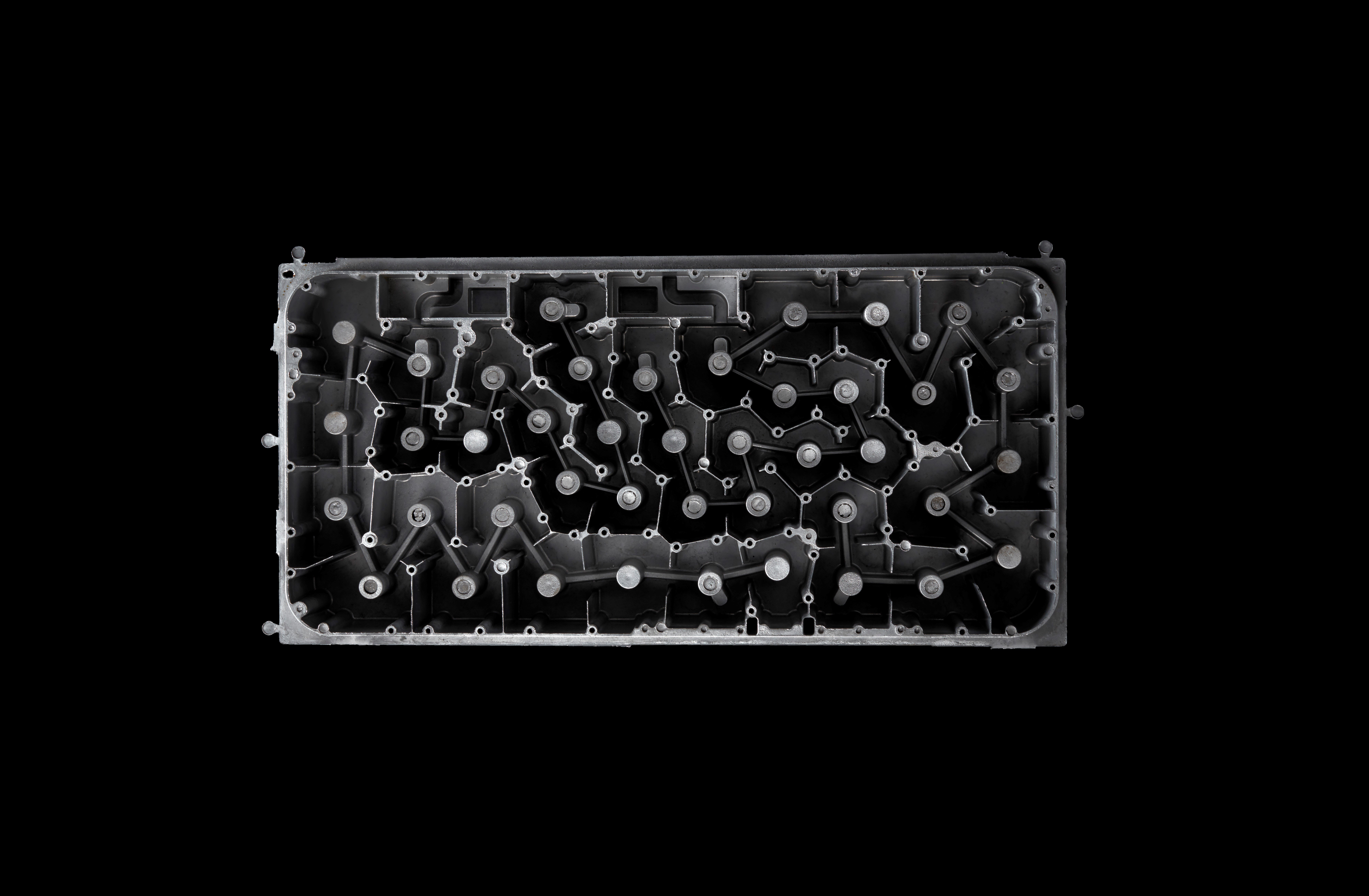 A complex shaped low-cost aluminium alloy with thin walls